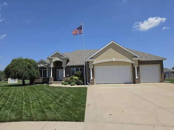 906 Rockwood Ct, Sergeant Bluff, IA 51054