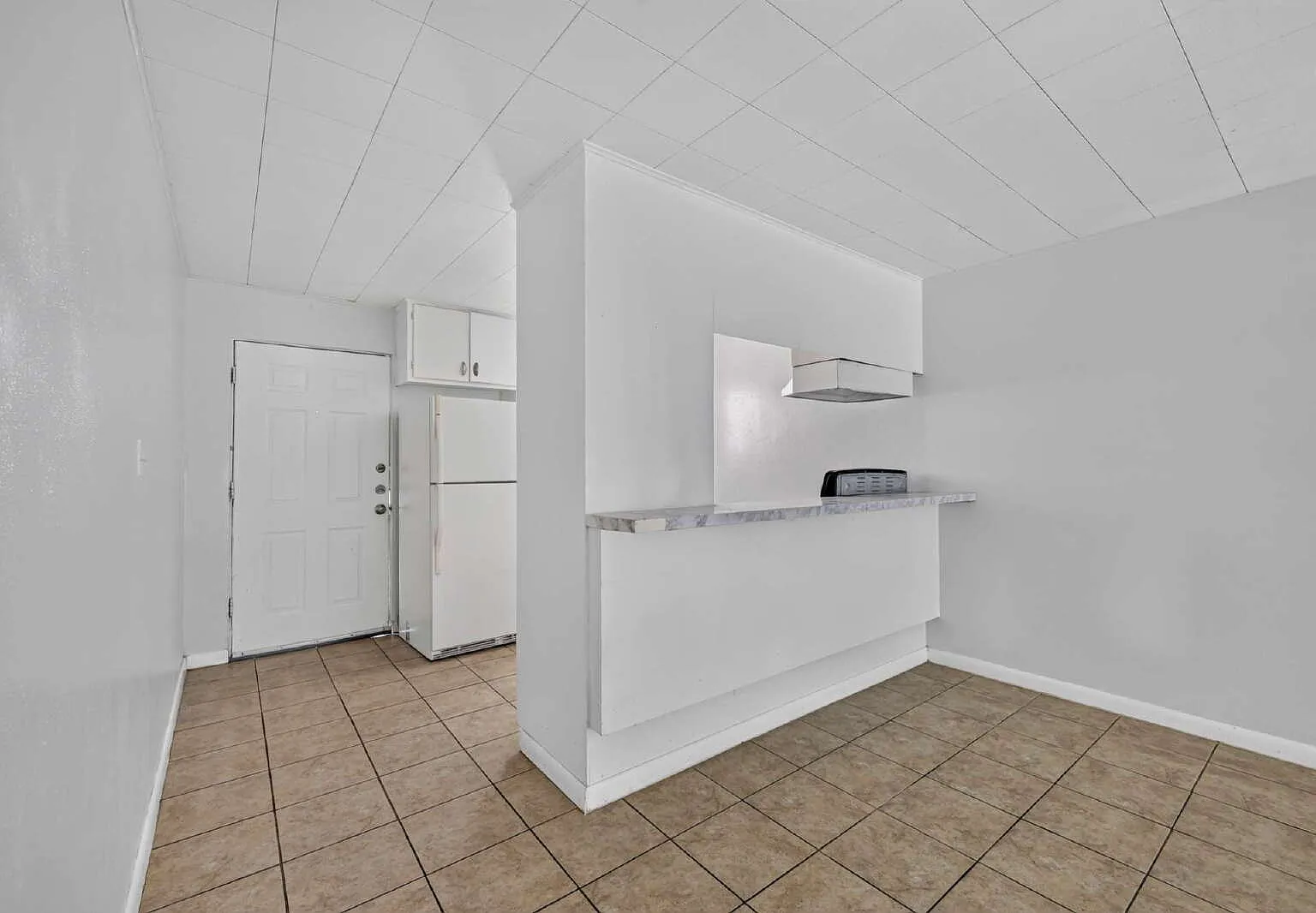 2 bed, 1.0 bath, $740 — Photo 4