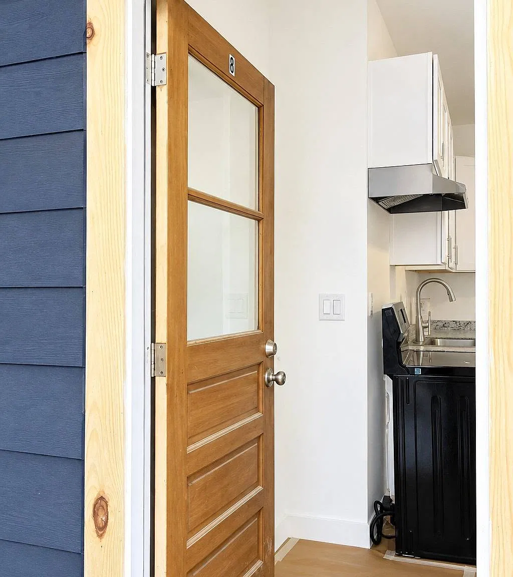 1 bed, 1.0 bath, $1,075 — Photo 2