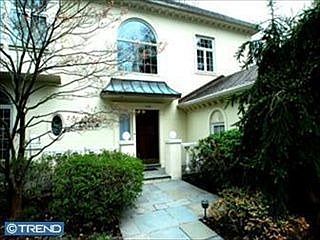 1st image of 1005 Canterbury Ln