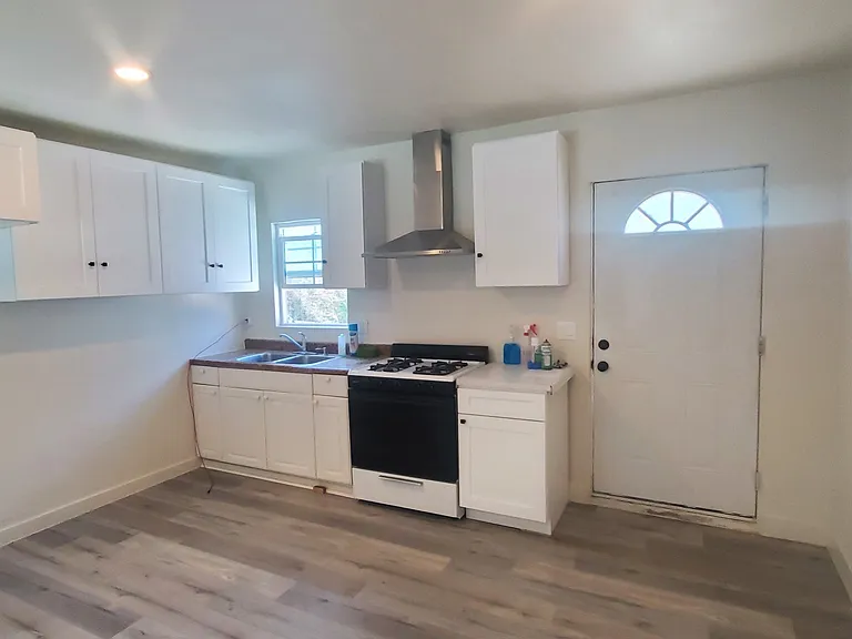 566 E Fernleaf Ave #B — Photo 16