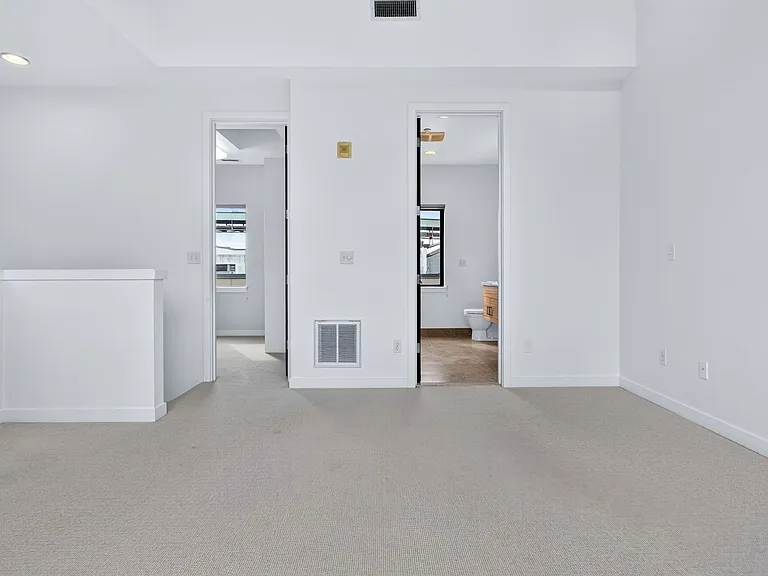 1690 NW Riverscape St — Photo 27