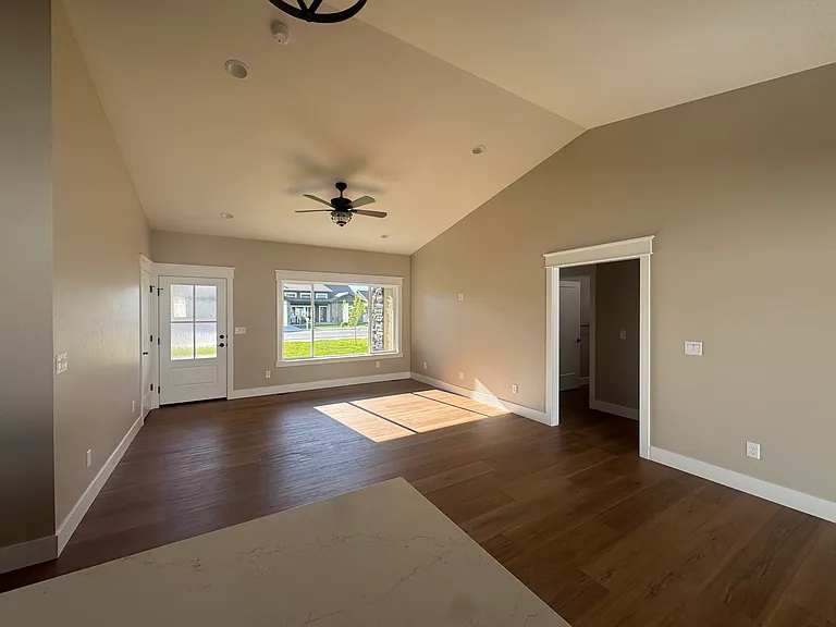 1362 Haizlee Way — Photo 10