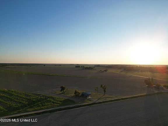 2nd image of 62 Nicholson Rd