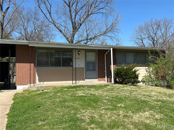10246 Green Valley Dr, Saint Louis, MO 63136