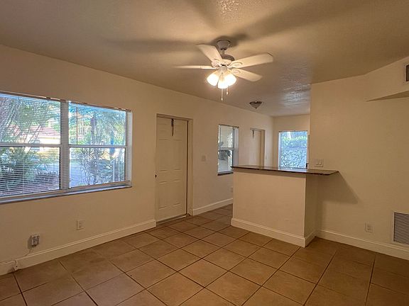 3rd image of 1301 NE 15th St APT 1