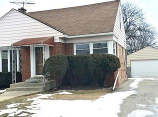 7649 E Prairie Rd, Skokie, IL 60076