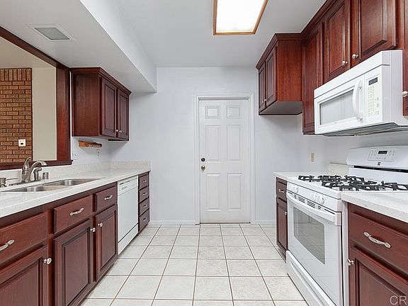 2nd image of 280 1st Ave