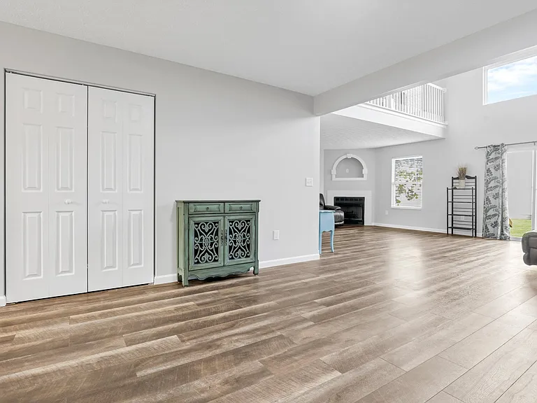 920 Sara Ct #920 — Photo 12