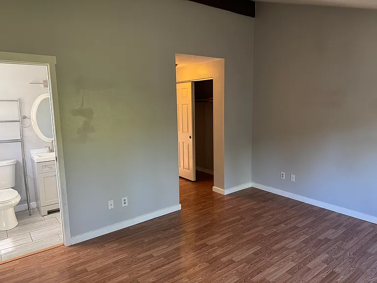 4218 NE Meadow Ln — Photo 7