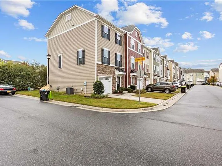 4301 Salt Marsh Ln — Photo 3