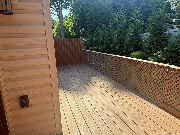 31 Stanford Ct — Photo 14