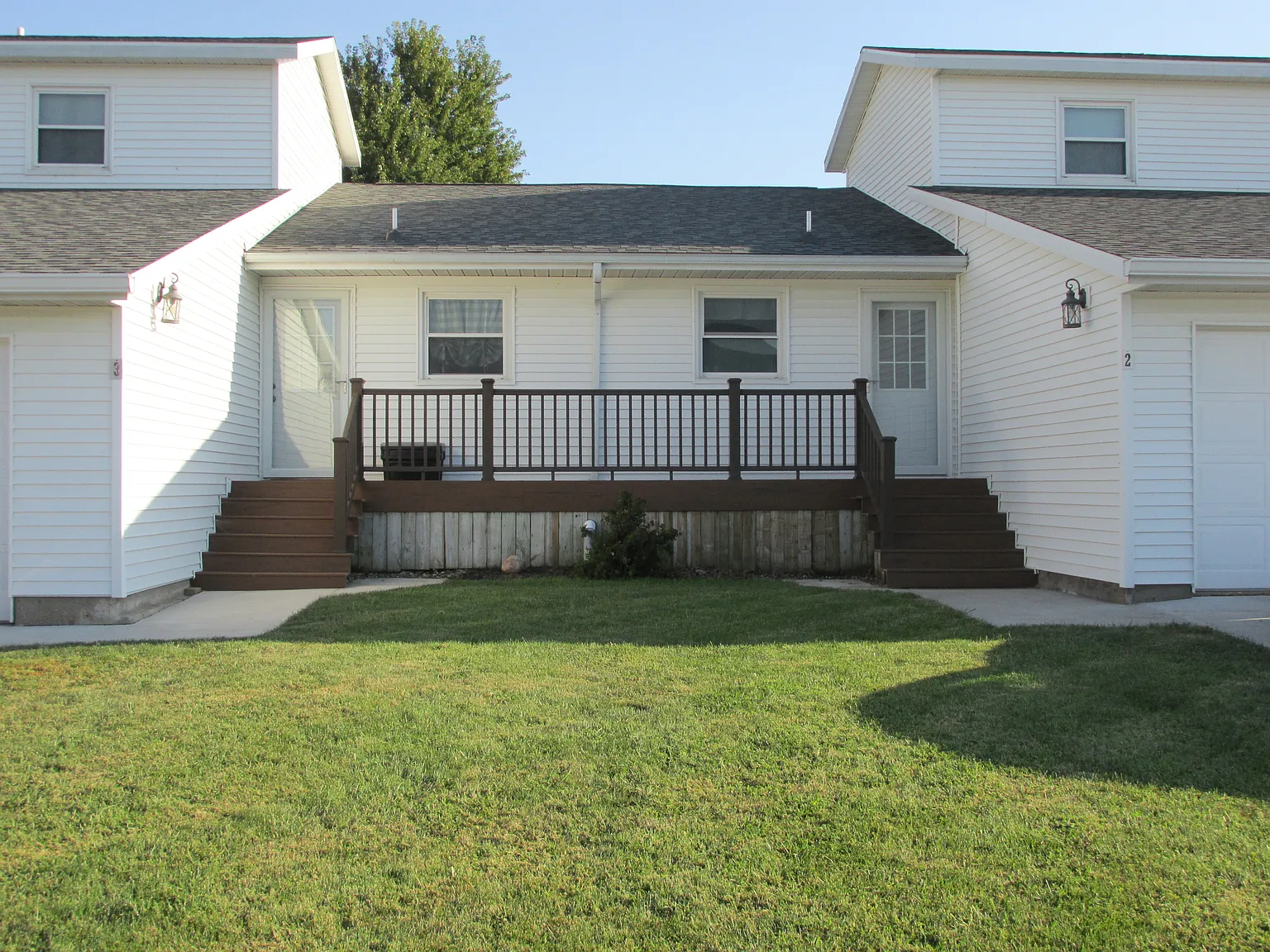 2 bed, 1.5 bath, 1100 sqft, $1,200 — Photo 3