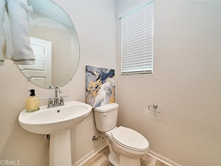 1672 Cayton Loop — Photo 13