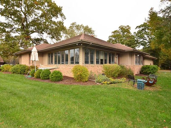 4th image of 16 W Buckingham Dr