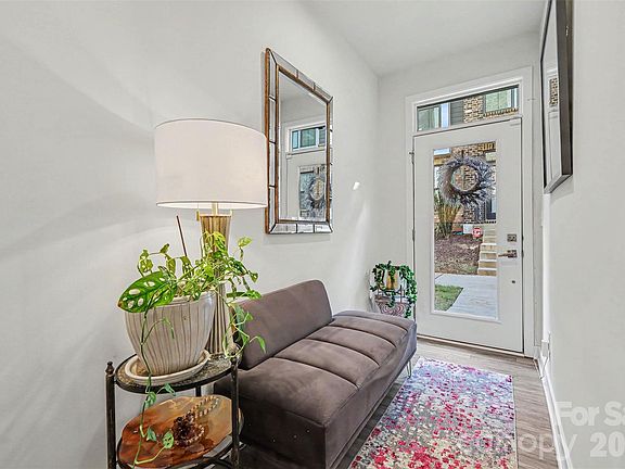 4th image of 1206 Gleason Way