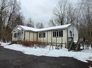 80 Woodland Dr, Moscow, PA 18444