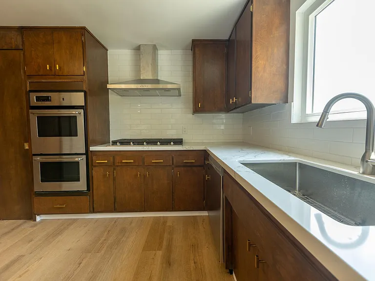 1855 Alpha St — Photo 12