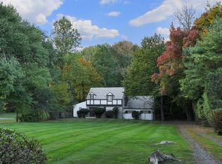 685 Valley Rd, Watchung, NJ 07069
