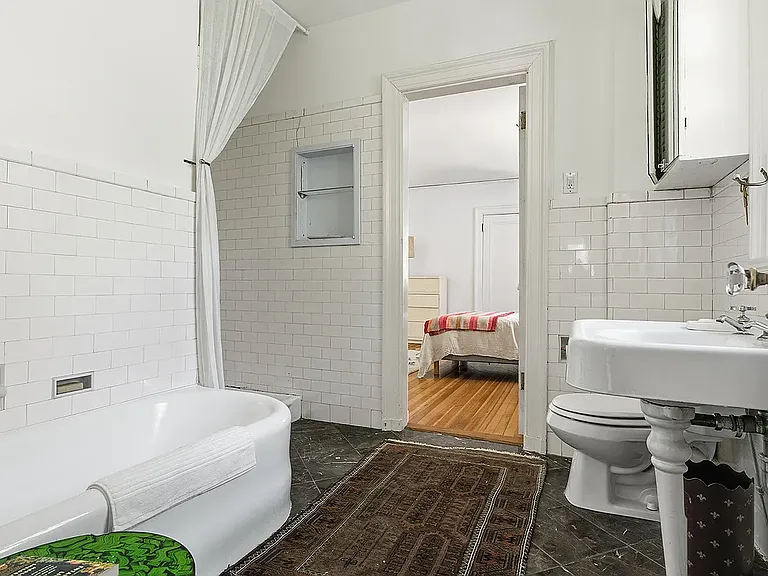 111 Lexow Ave — Photo 29