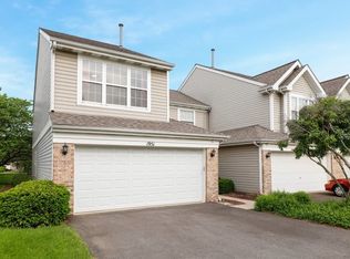 1951 Town Dr, Naperville, IL 60565