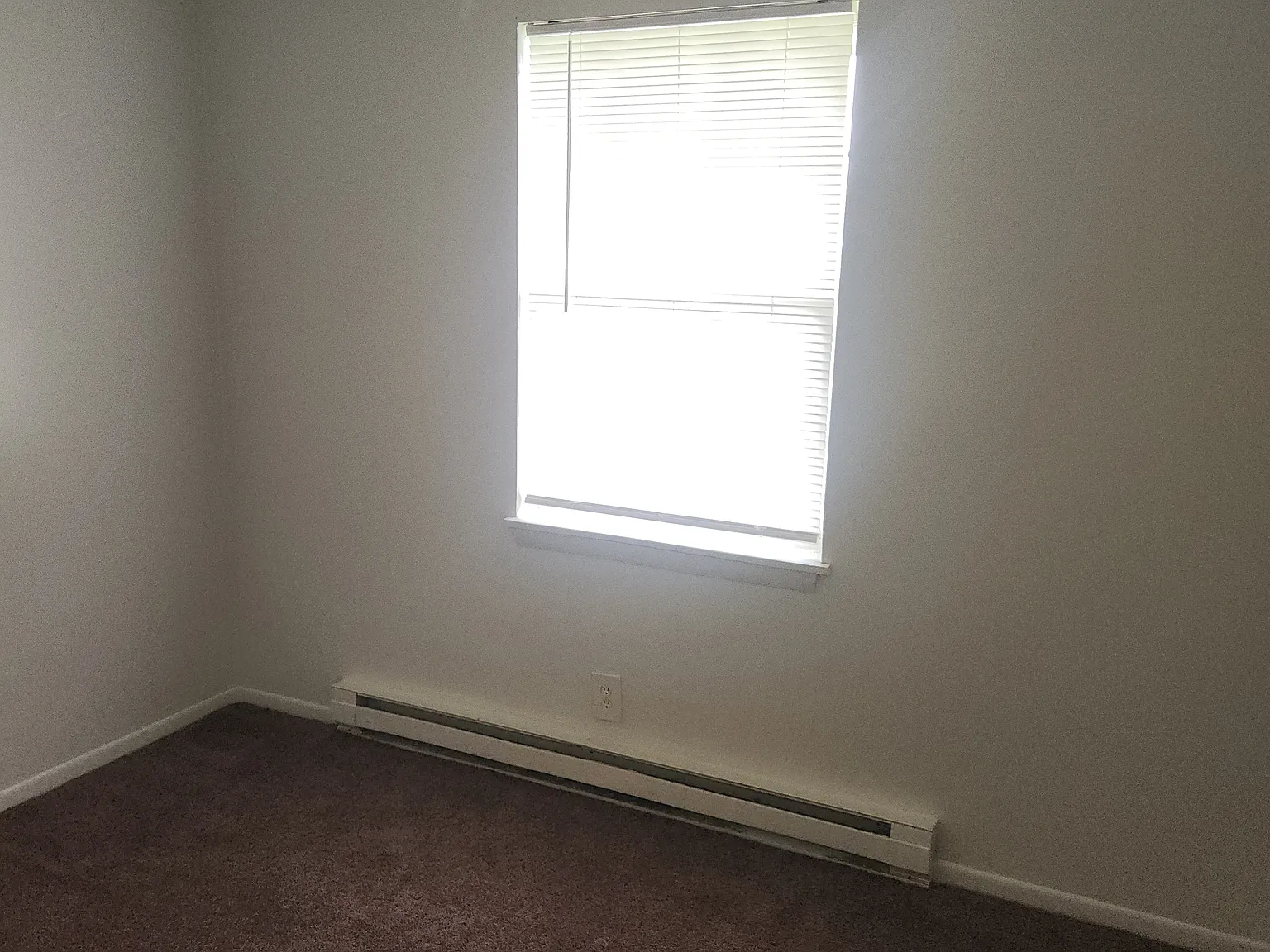 3 bed, $760 — Photo 1