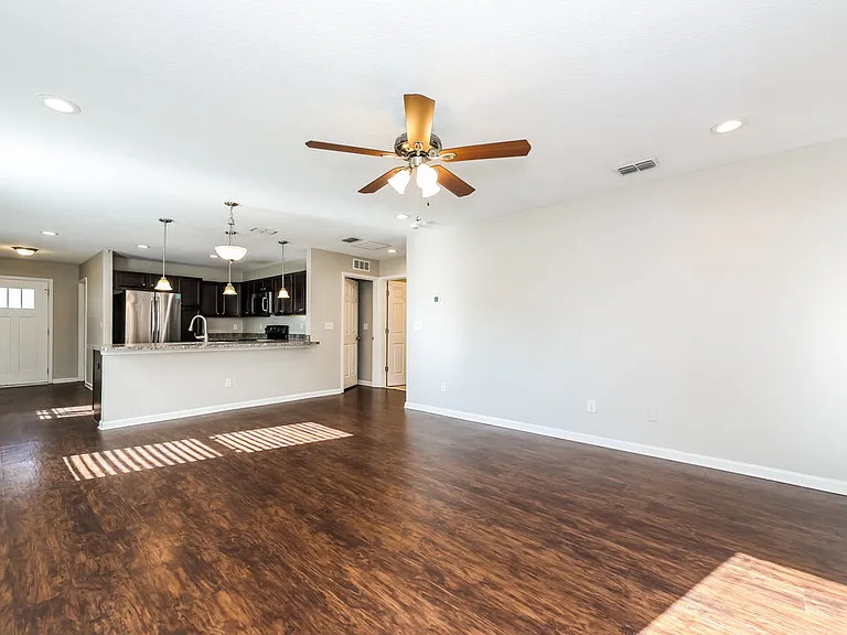 8200 Highfield Ave — Photo 5