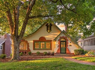 309 E Winthrope Rd, Kansas City, MO 64113