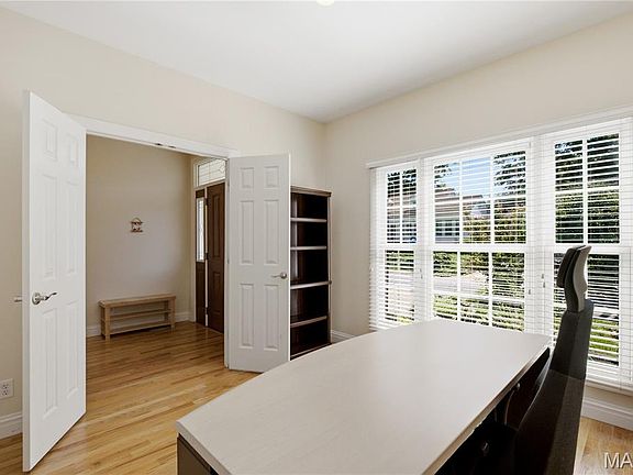 4th image of 2143 Oak Dr