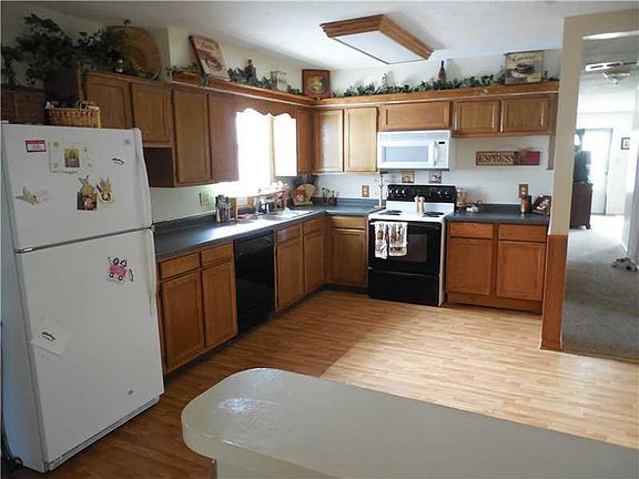 2nd image of 10222 Baribeau Ln