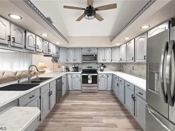 1207 N Brandywine Cir, Fort Myers, FL 33919