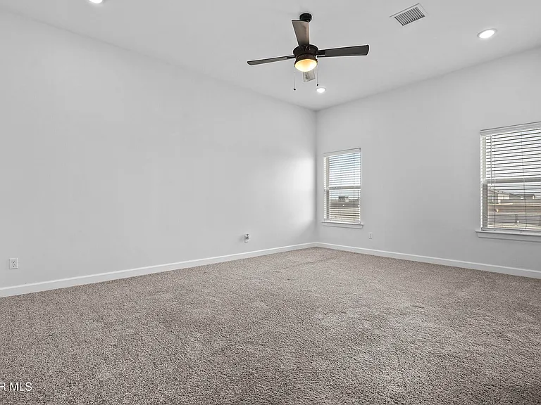 979 Airship Pl — Photo 27