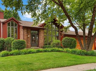 1219 Golf View Dr, Woodridge, IL 60517