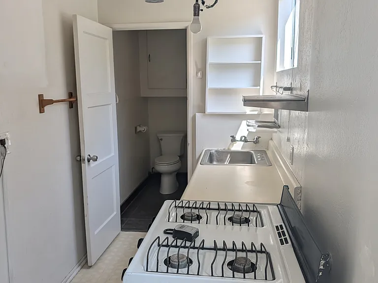 2775 Cypress Ave #B — Photo 6