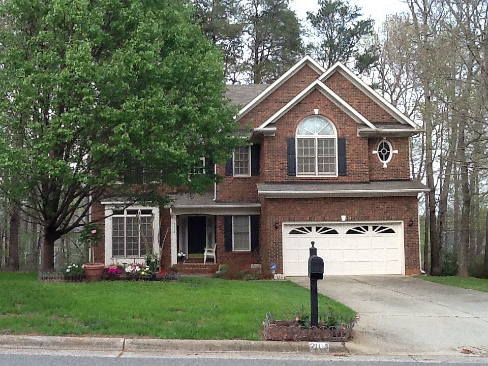 1st image of 2104 Beech Grove Dr