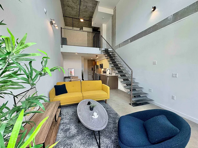 Harvey Hillcrest — Photo 41
