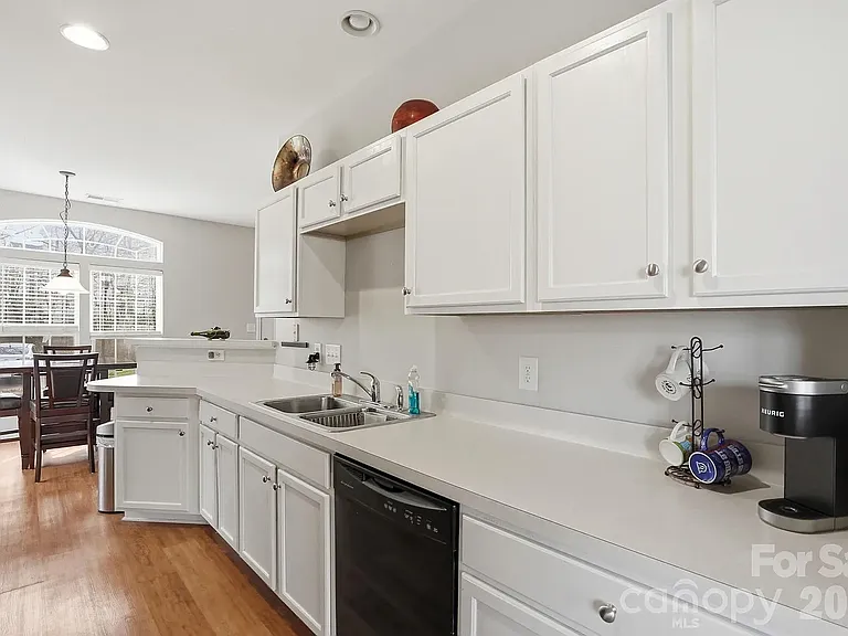 4723 Forestridge Commons Dr — Photo 2