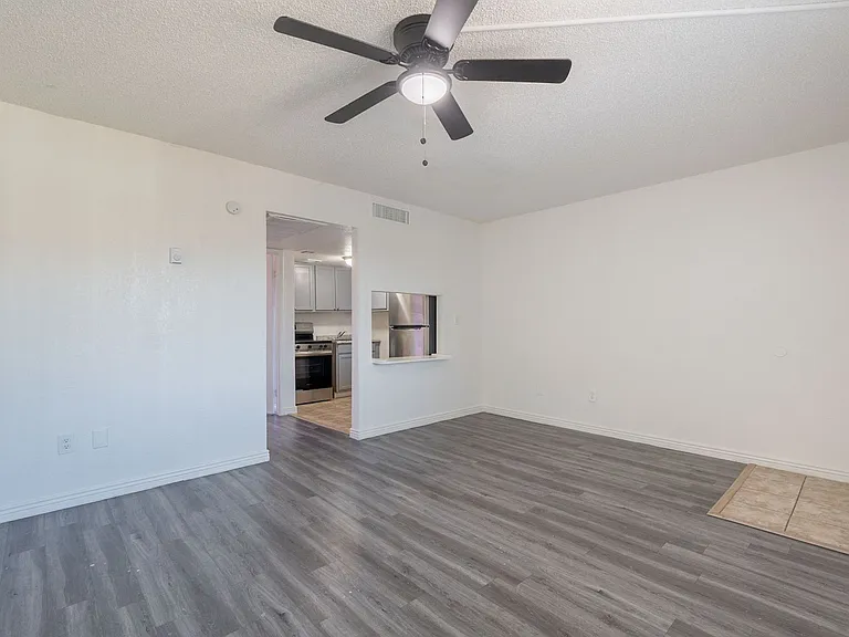 3222 W Indian School Rd — Photo 4