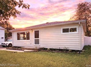 208 Devonshire St, Ypsilanti, MI 48198