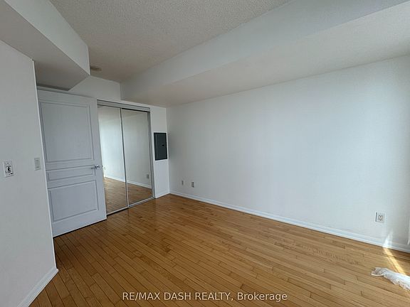 5th image of 18 Yonge St #2809