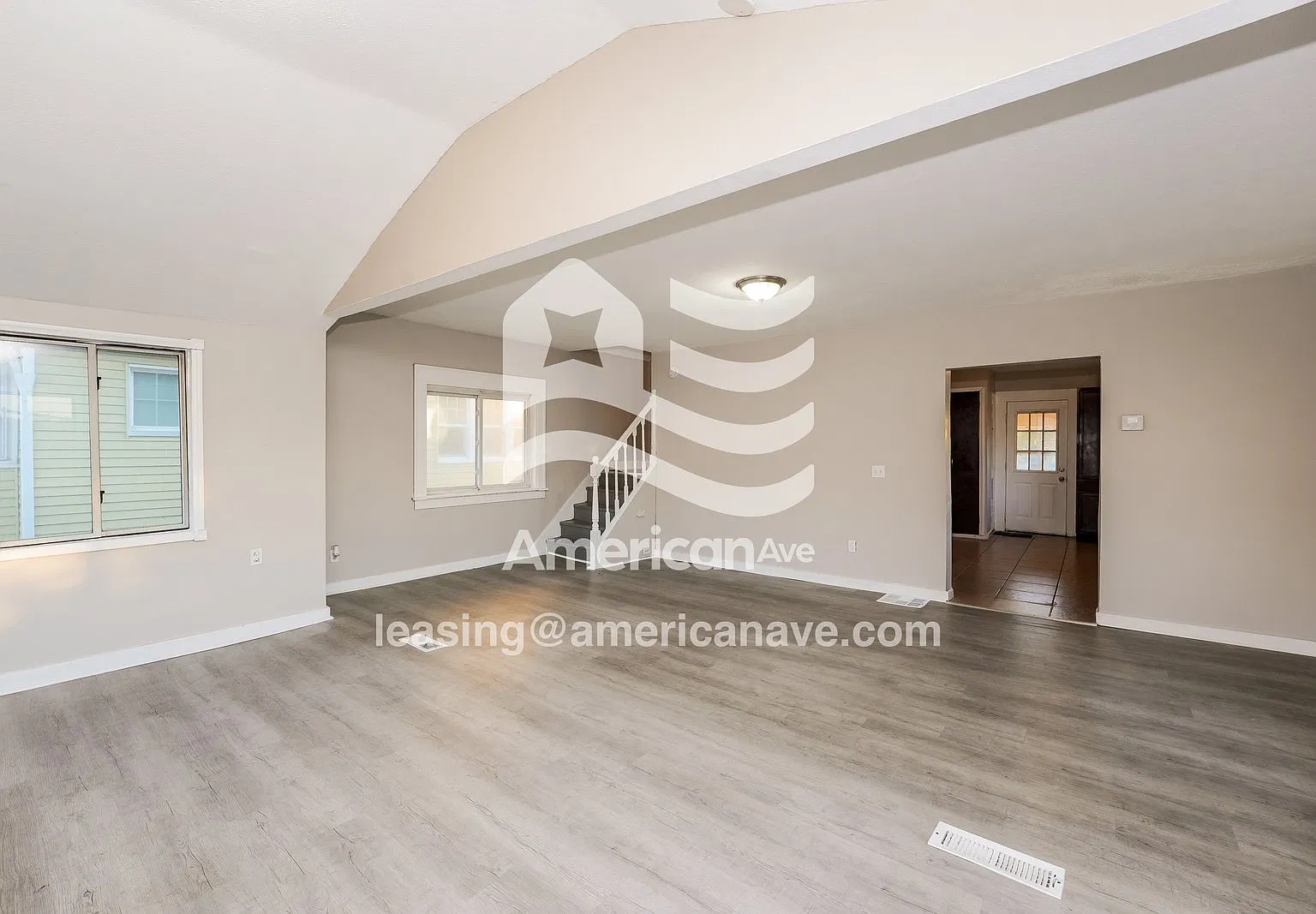 3 bed, 2.0 bath, 1132 sqft, $1,425 — Photo 2