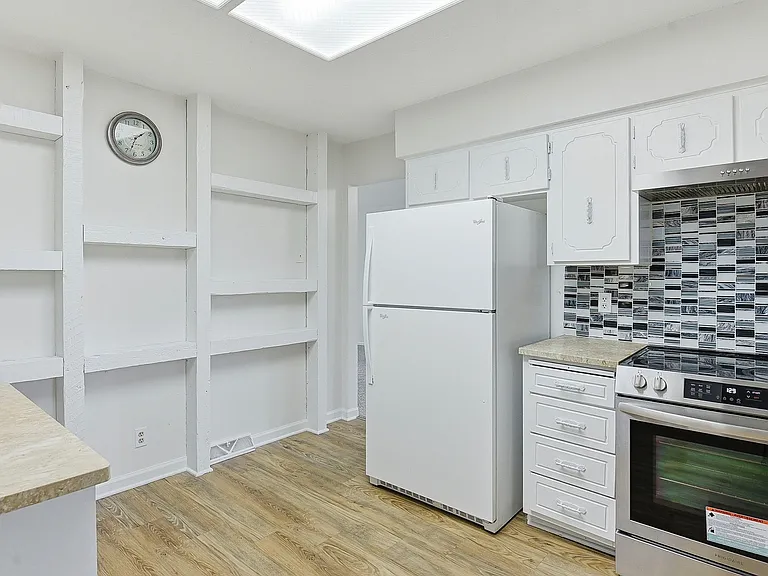 2217 S 164th Cir — Photo 11