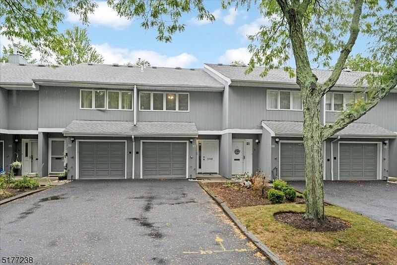 1st image of 117 Marion Dr #117