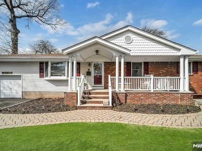 10 Bussell Ct, Dumont, NJ, 07628