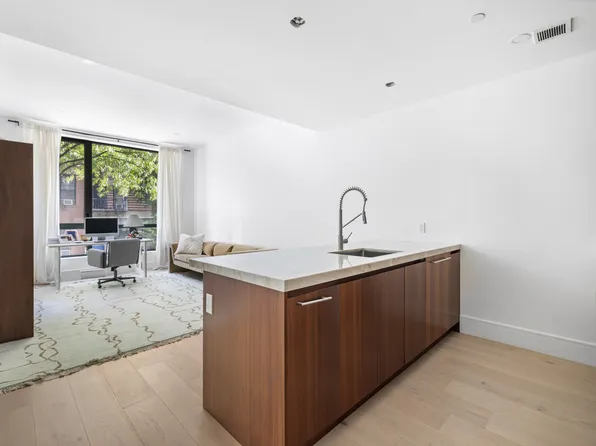 244 East 52nd Street image 1 of 6