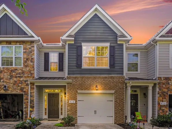 414 Manor Row, Pleasant View, TN 37146