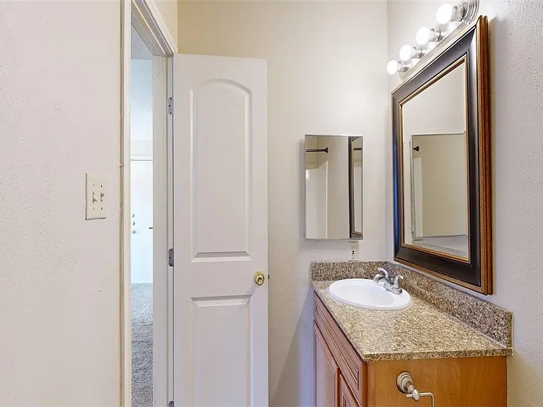 904 University Oaks Blvd #20 — Photo 17