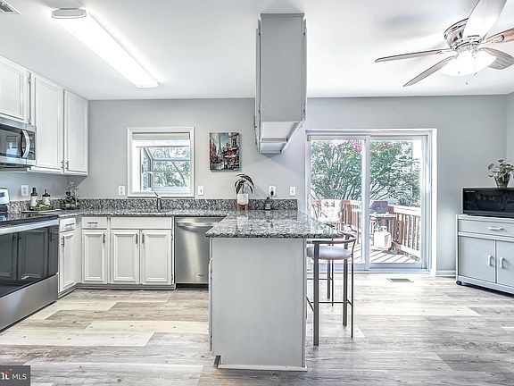 5th image of 2709 Woodwalk Ct