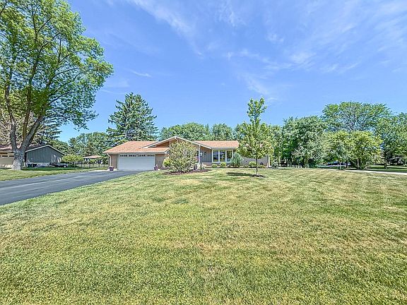 2nd image of 21660 Mayrose BOULEVARD