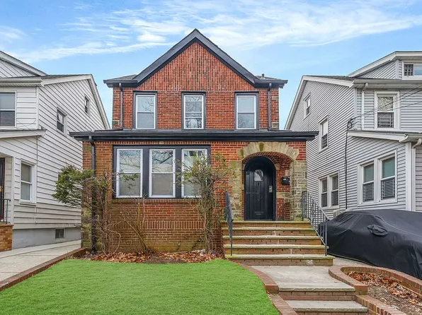 240-12 144th Ave, Rosedale, NY 11422